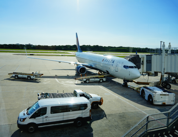 plane docked at a terminal at hartsfield-jackson atlanta international airport